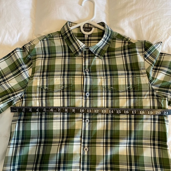 Ibex 100%Wool Button-Down Shirt in Size Large - Picture 3 of 7